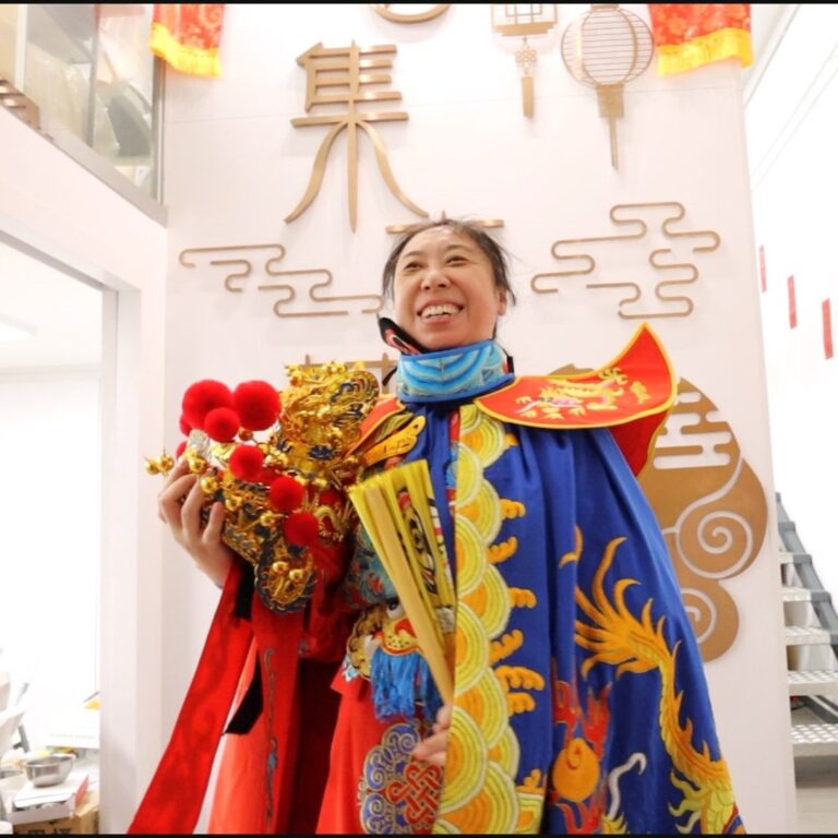 川劇變臉師傅-河馬